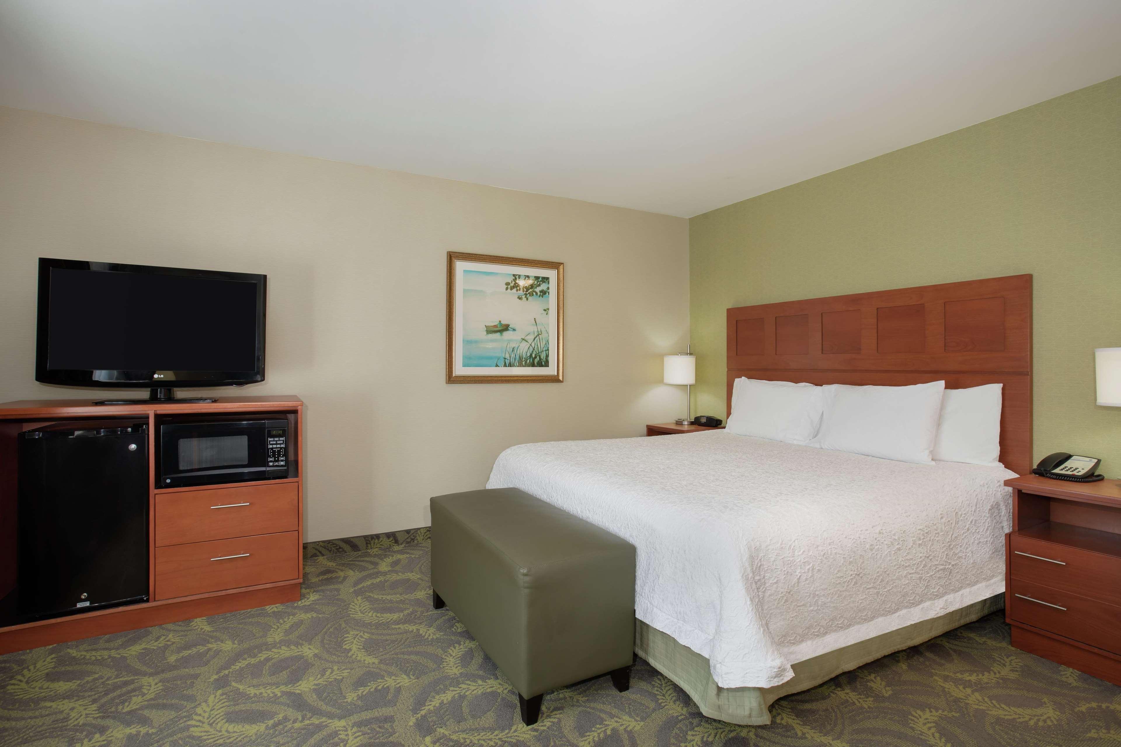 Hampton Inn & Suites Астория Экстерьер фото