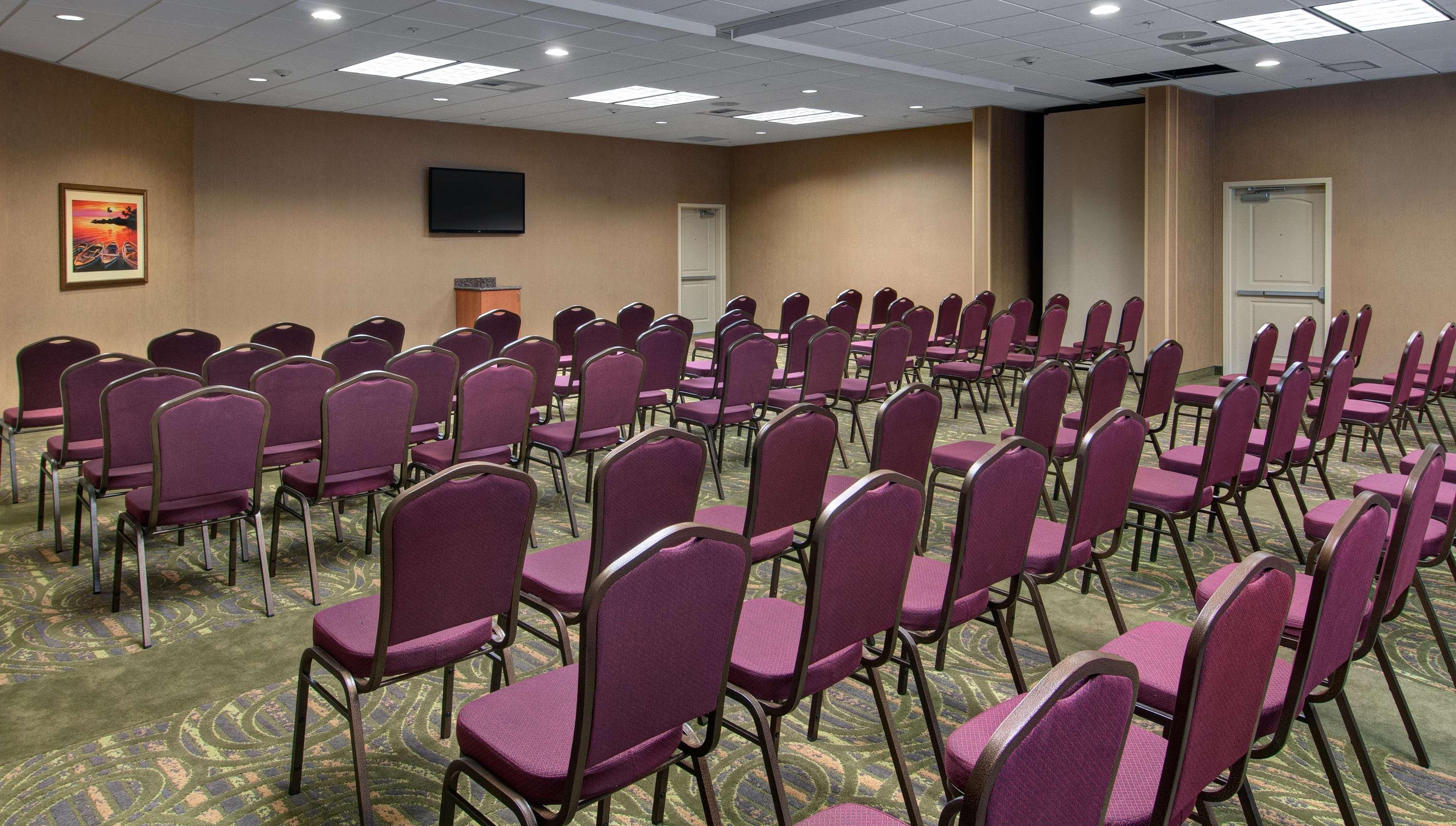 Hampton Inn & Suites Астория Экстерьер фото