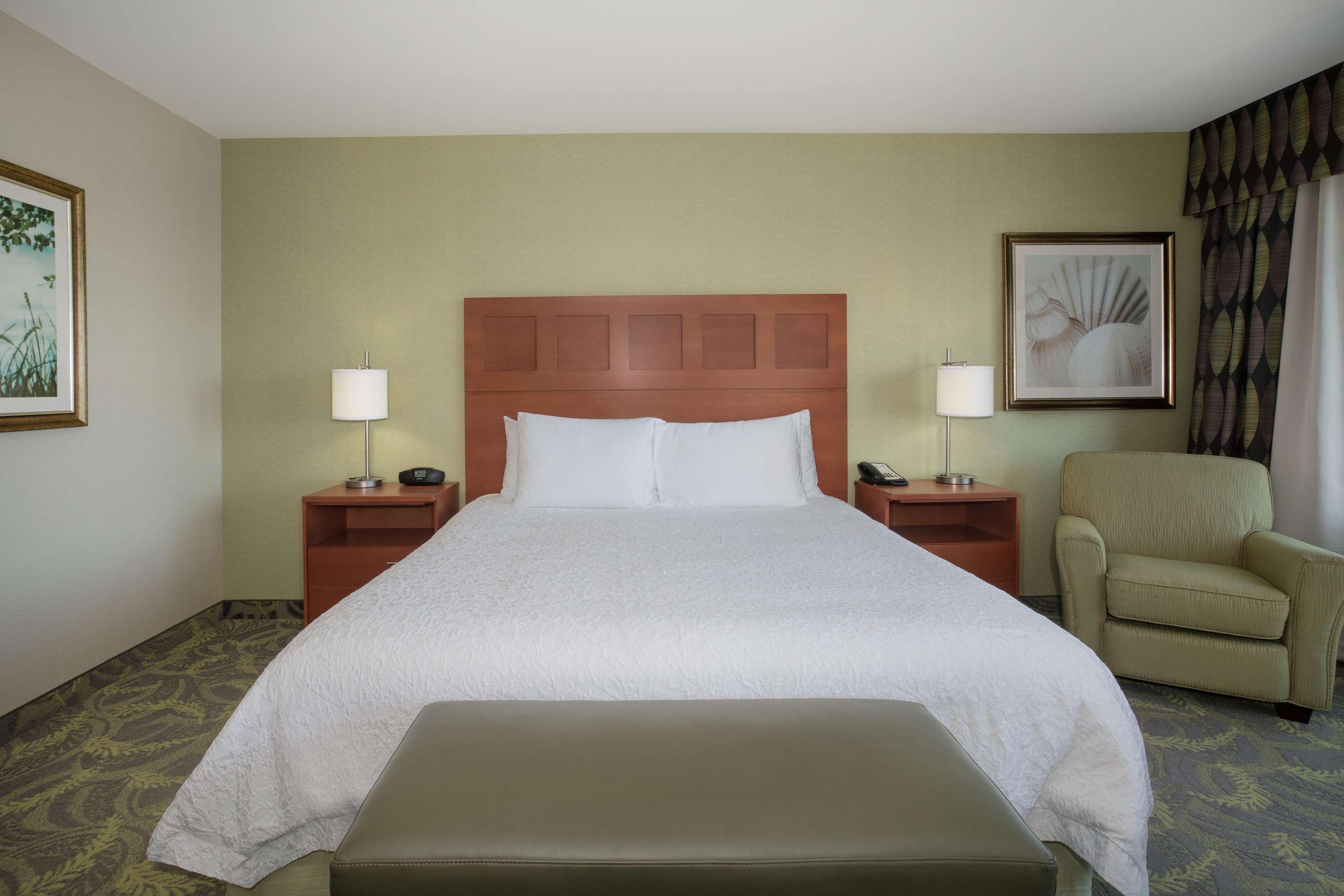 Hampton Inn & Suites Астория Экстерьер фото