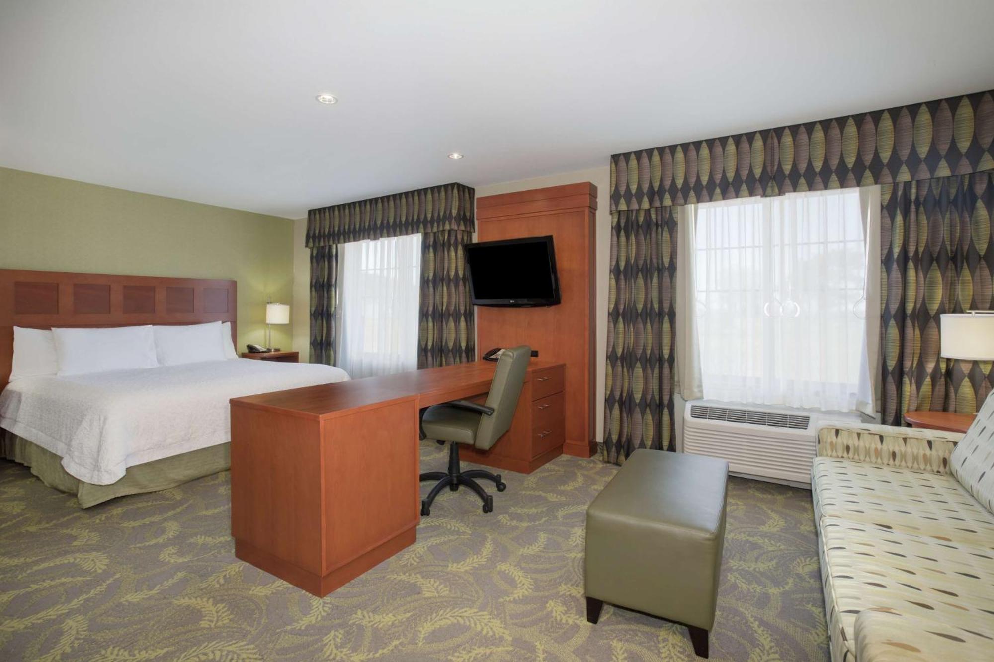 Hampton Inn & Suites Астория Экстерьер фото
