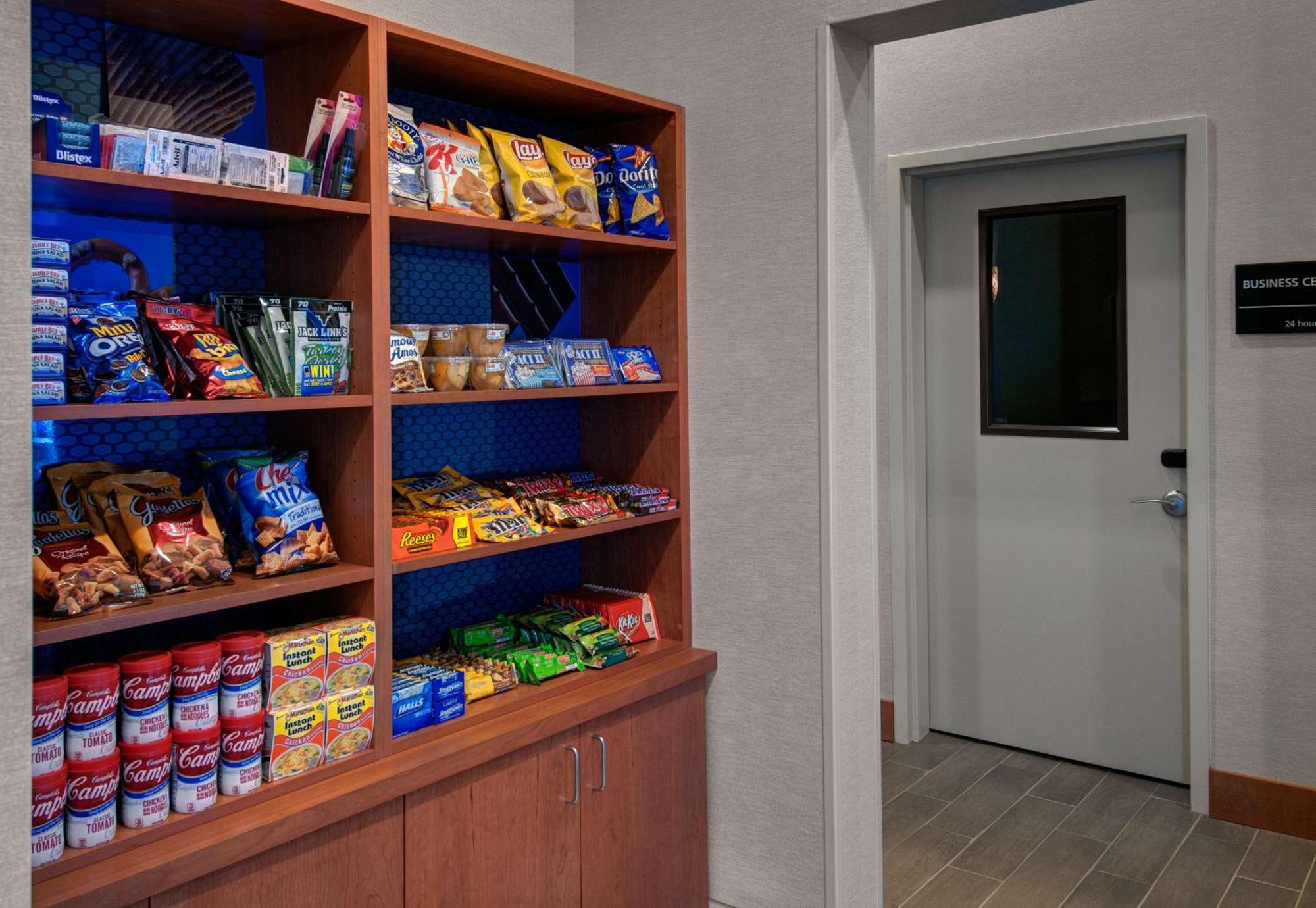 Hampton Inn & Suites Астория Экстерьер фото