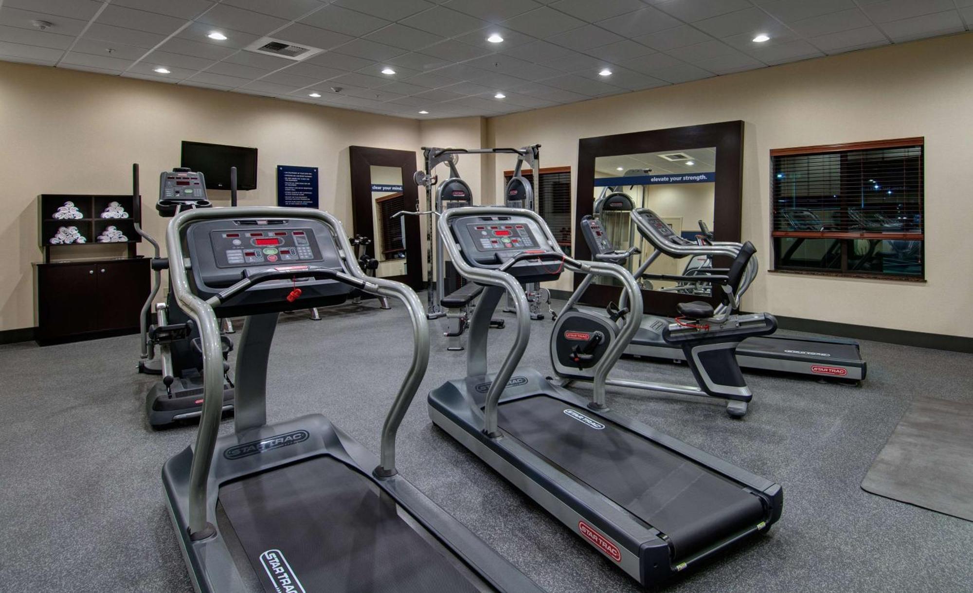 Hampton Inn & Suites Астория Экстерьер фото