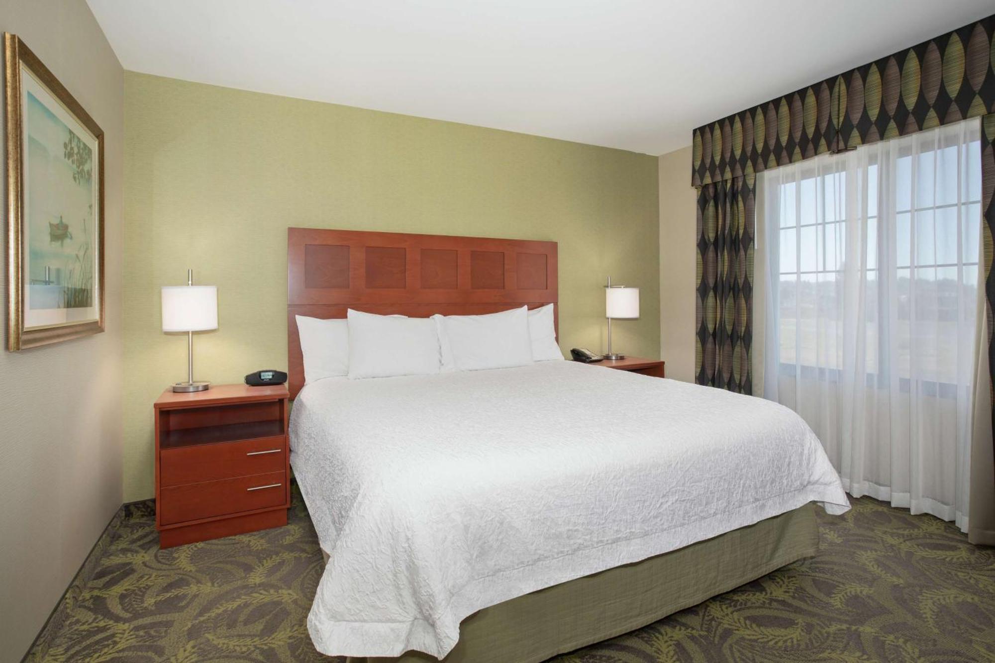 Hampton Inn & Suites Астория Экстерьер фото